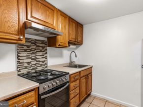 1324 Locust Street 214, Philadelphia PA 19107