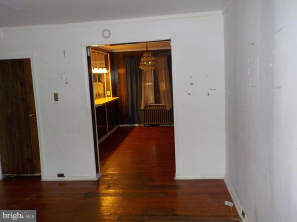 867 E Price Street E, Philadelphia PA 19138