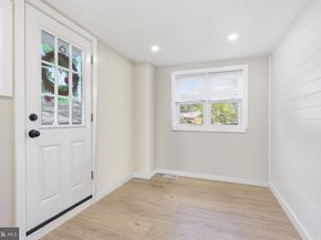 879 Bridgetown Pike, Langhorne PA 19053