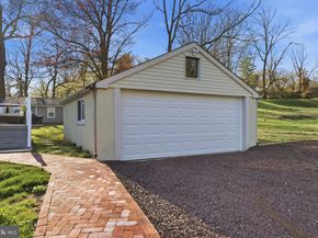 879 Bridgetown Pike, Langhorne PA 19053