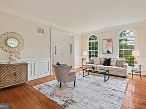1706 Broadfield Lane, Vienna VA 22182