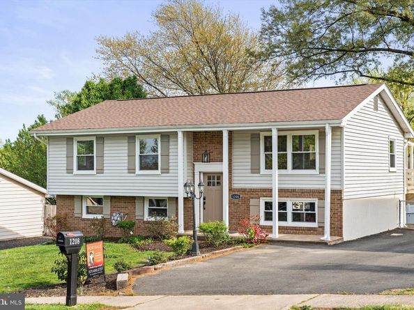 1208 E Iberia Road, Sterling VA 20164