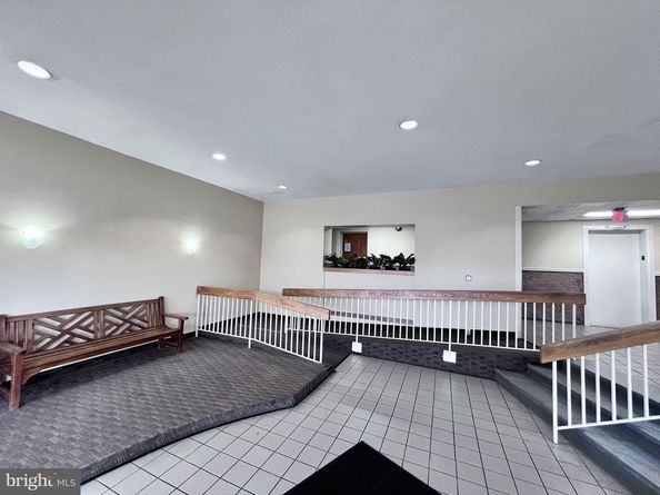 5111 8TH Road S 203, Arlington VA 22204