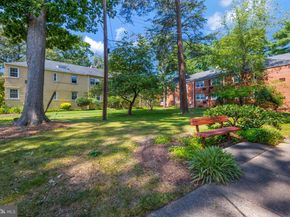 4352 N Pershing Drive 43522, Arlington VA 22203