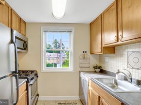 4352 N Pershing Drive 43522, Arlington VA 22203