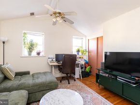 910 Mountain Street, Philadelphia PA 19148