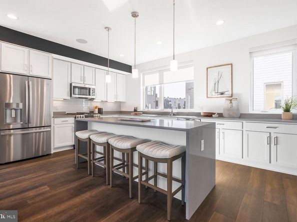 3050 S Northbank Place, Philadelphia PA 19125