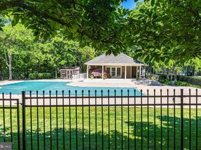 1560 Hummingbird Court, Yardley PA 19067