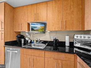 1021 N Garfield Street 715, Arlington VA 22201