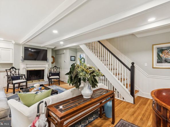 1206 Waverly Walk, Philadelphia PA 19147