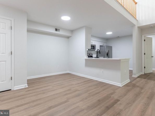 11709 Karbon Hill Court 606A, Reston VA 20191