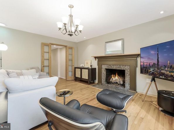 1123 Moorefield Hill Court SW, Vienna VA 22180