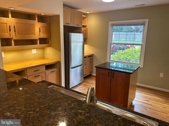 1123 Moorefield Hill Court SW, Vienna VA 22180