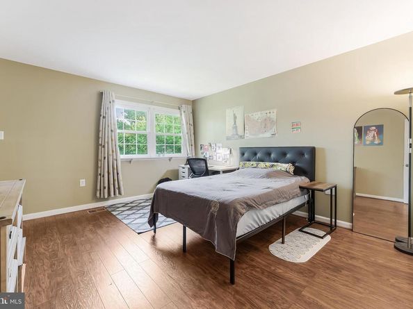 1123 Moorefield Hill Court SW, Vienna VA 22180