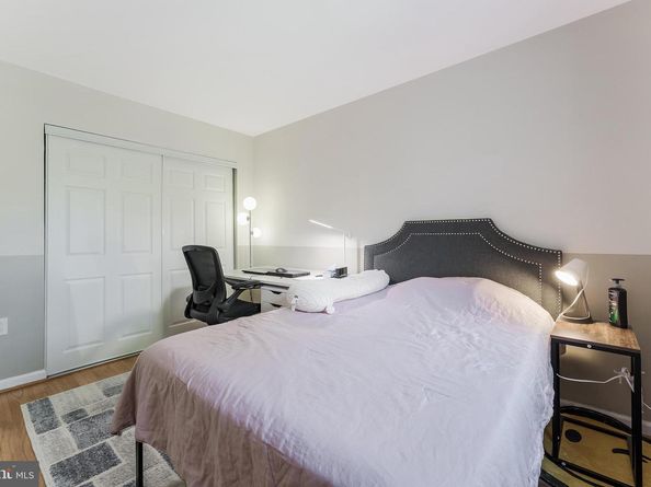 1123 Moorefield Hill Court SW, Vienna VA 22180