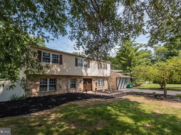 325 Toll Drive, Southampton PA 18966