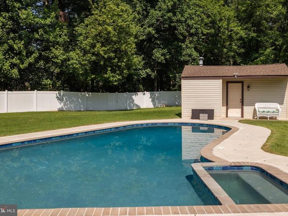 325 Toll Drive, Southampton PA 18966