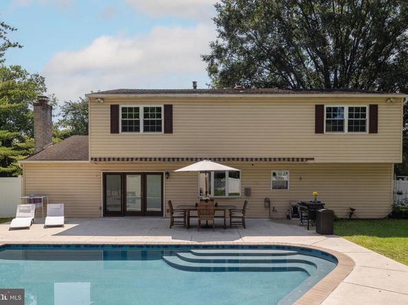 325 Toll Drive, Southampton PA 18966