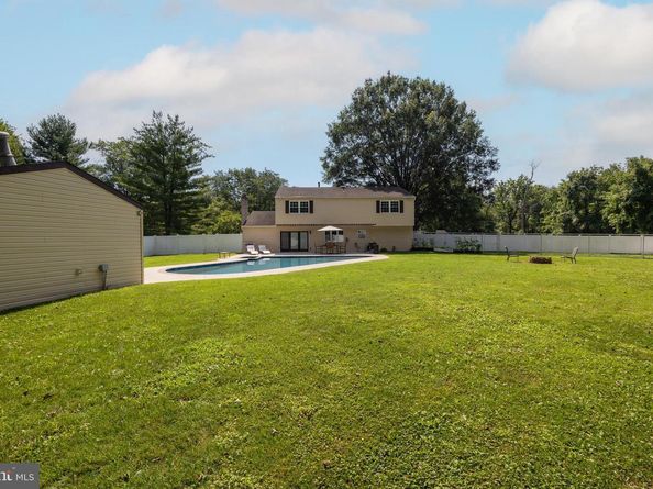 325 Toll Drive, Southampton PA 18966