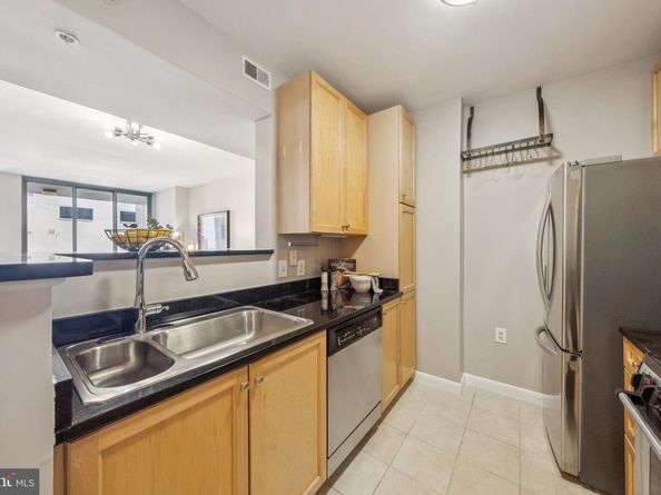 851 N Glebe Road 415, Arlington VA 22203
