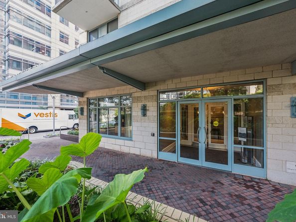 851 N Glebe Road 415, Arlington VA 22203