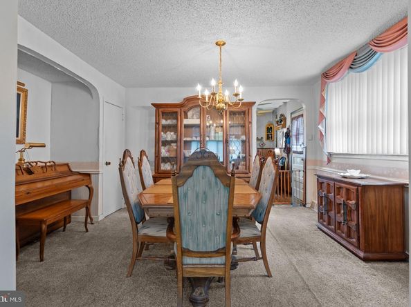 2755 Rhawn Street, Philadelphia PA 19152
