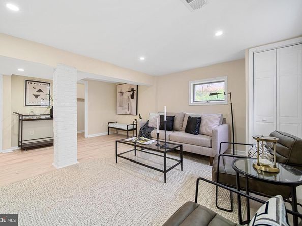 1404 N Powhatan Street, Arlington VA 22205