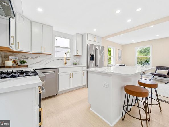 1404 N Powhatan Street, Arlington VA 22205