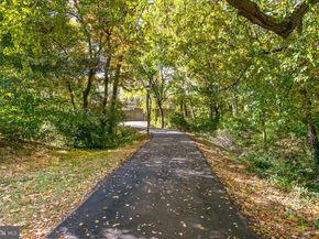 1404 N Powhatan Street, Arlington VA 22205