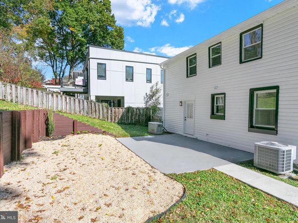 1404 N Powhatan Street, Arlington VA 22205