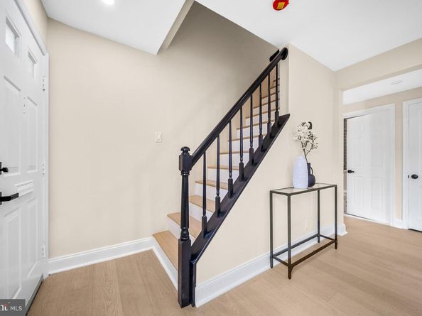 1404 N Powhatan Street, Arlington VA 22205