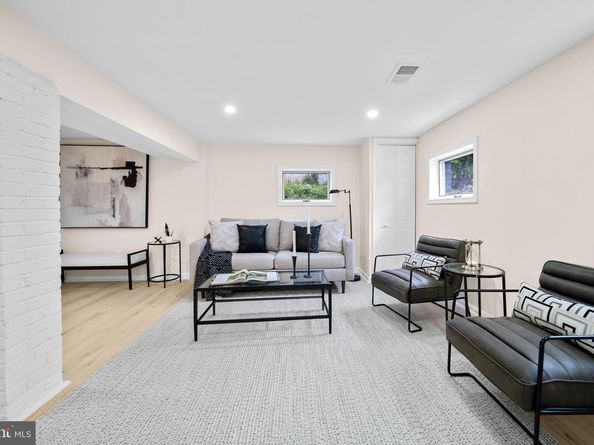 1404 N Powhatan Street, Arlington VA 22205