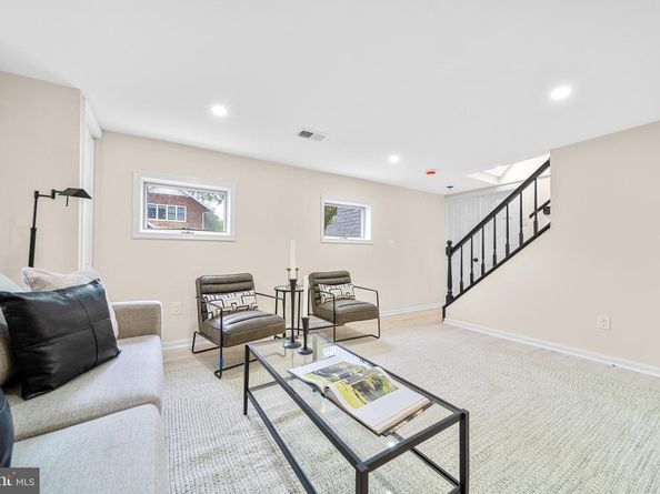 1404 N Powhatan Street, Arlington VA 22205