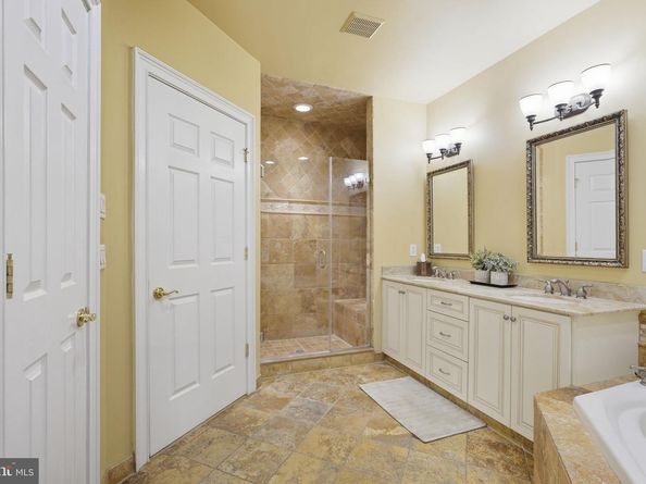95 Rittenhouse Circle, Newtown PA 18940