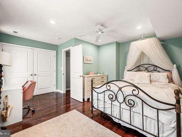 1305 S 2nd Street, Philadelphia PA 19147