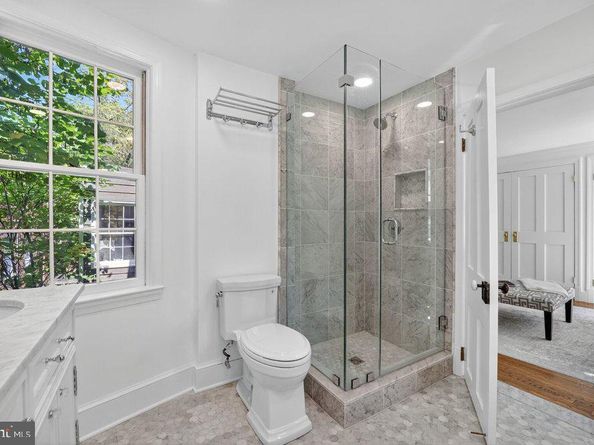 3327 O Street NW, Washington DC 20007