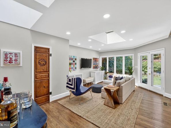 3327 O Street NW, Washington DC 20007
