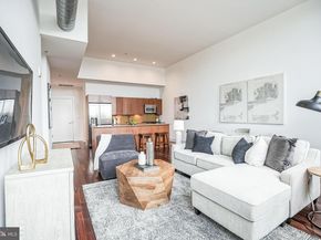 1101 Locust Street 4E, Philadelphia PA 19107