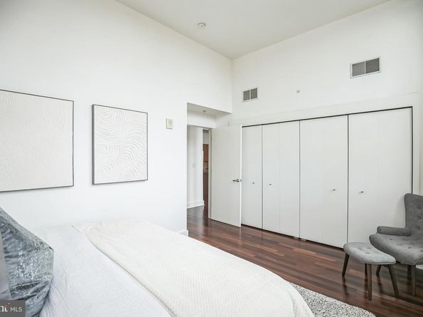 1101 Locust Street 4E, Philadelphia PA 19107