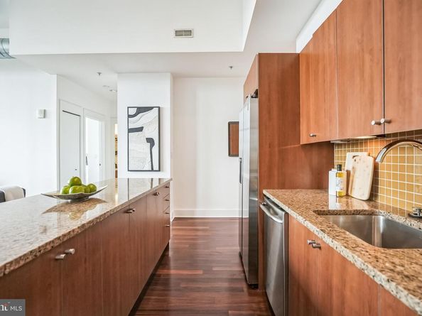 1101 Locust Street 4E, Philadelphia PA 19107