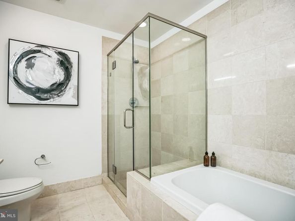 1101 Locust Street 4E, Philadelphia PA 19107
