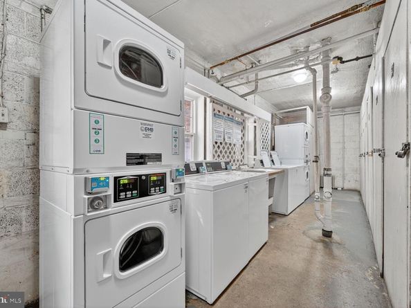 1404 12TH Street N 21, Arlington VA 22209