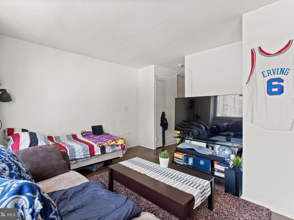 2101 Chestnut Street 705, Philadelphia PA 19103
