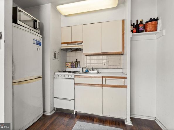 2101 Chestnut Street 705, Philadelphia PA 19103