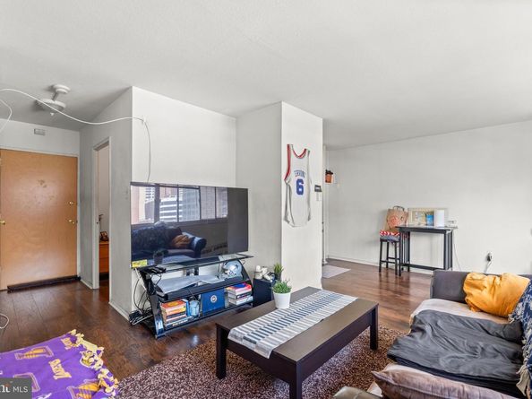 2101 Chestnut Street 705, Philadelphia PA 19103