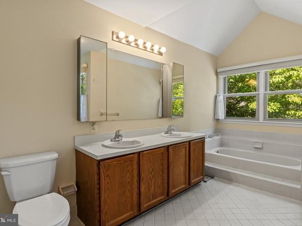 1569 Applewood Circle, Yardley PA 19067