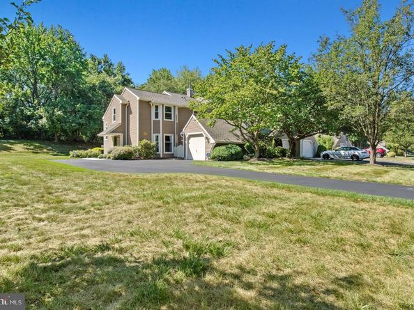 1569 Applewood Circle, Yardley PA 19067