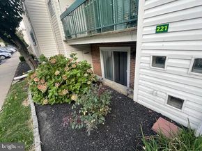 3750 Clarendon 221, Philadelphia PA 19114