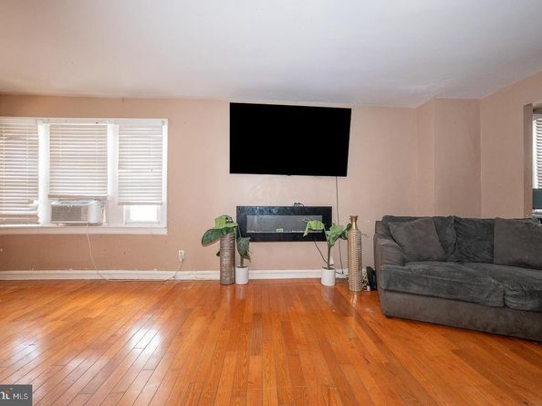 131 Westdale Road, Upper Darby PA 19082