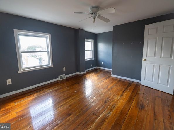 824 S 12TH Street 2, Philadelphia PA 19147